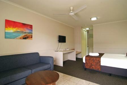 Comfort Inn City - 39