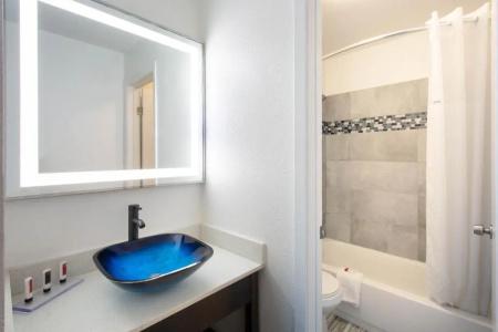 Baymont by Wyndham Charlotte University - 24
