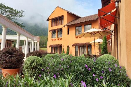 Town Square Suites by Toscana Valley - 17