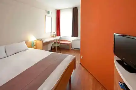 ibis Bonn - 51