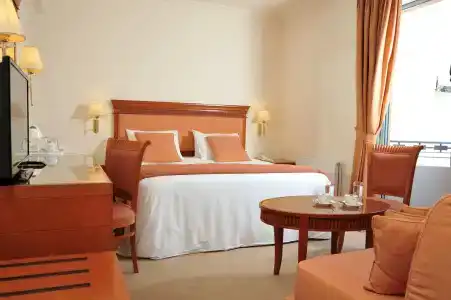 Athens Atrium & Jacuzzi Suites - 4
