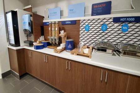 Holiday Inn Express & Suites, an IHG - 20
