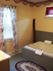 Inn at 835 Boutique - 108