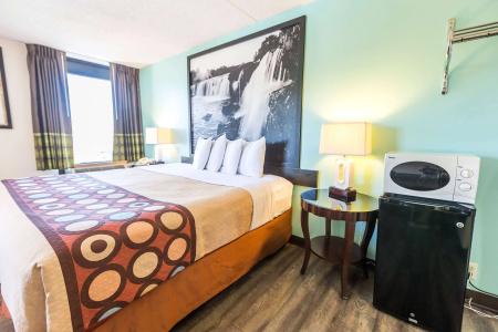 Super 8 by Wyndham/Andy Williams Theatre - 2