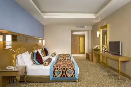 Royal Holiday Palace - 3