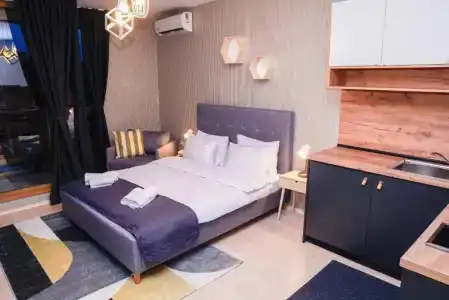 Boutique Entry e - 96