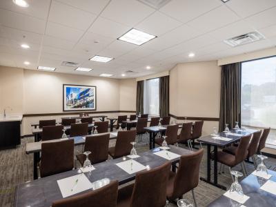 Holiday Inn Coliseum, An Ihg - 31