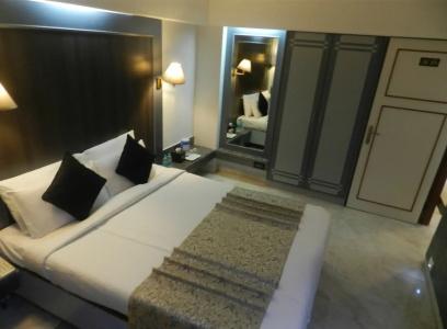 The Emerald & Executive - 5