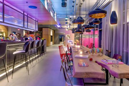 Moxy Oslo x - 31