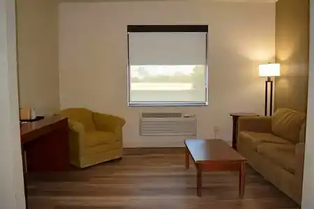 Microtel Inn & Suites by Wyndham College Station - 69