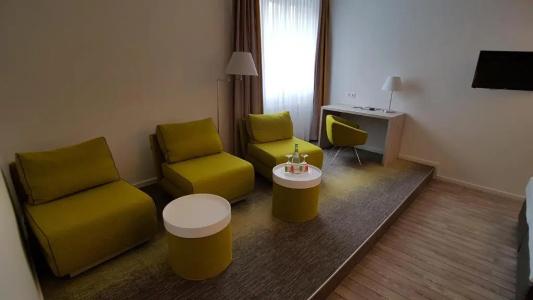 Residence - 32