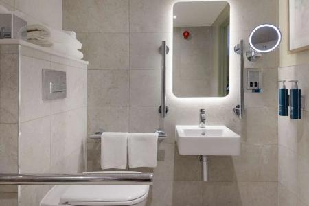 DoubleTree by Hilton Bristol North - 34