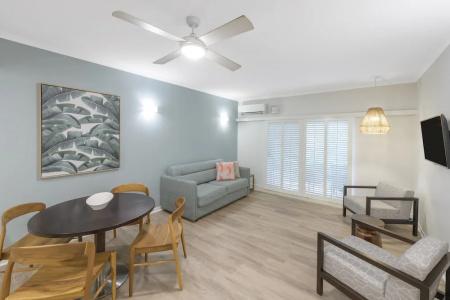 Ramada by Wyndham - 20