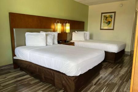 Quality Inn & Suites Downtown - 6