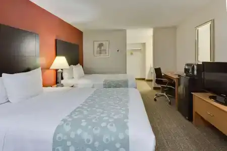 La Quinta Inn by Wyndham Near Busch Gardens - 36