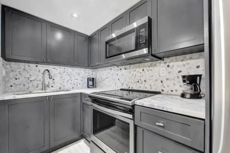 The Alexander All Suites - 570