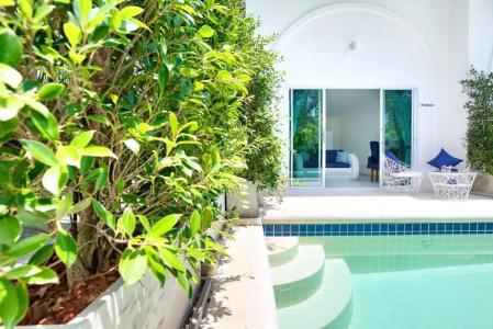 La Perle Luxury Boutique - 51