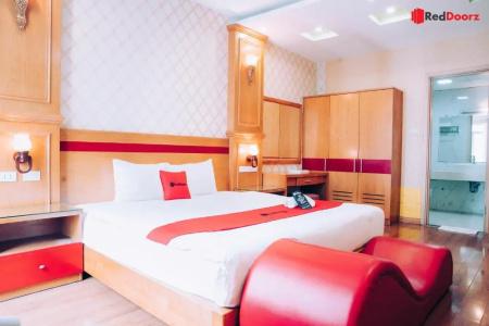 Reddoorz Plus Near Cau Giay Park - 75