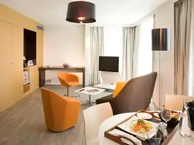 Novotel Edinburgh Park - 6