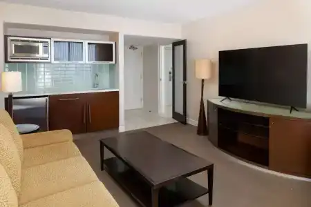 Hilton Waikiki Beach - 81
