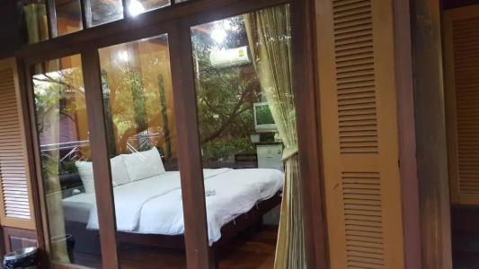 Ruean Mai Chai Khlong - 64