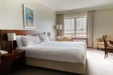 Rydges - 52