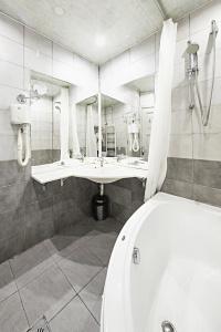 Relax Comfort Suites - 91