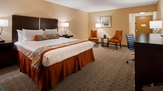 Best Western Plus Inn - 38