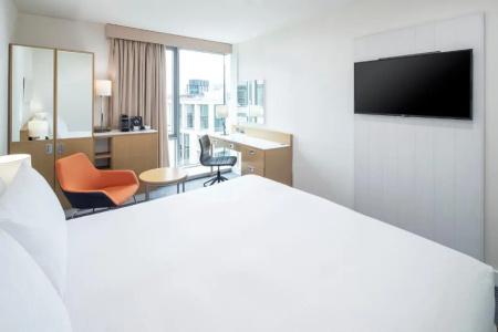 DoubleTree by Hilton Manchester Piccadilly - 14
