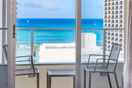 Hyatt Place Waikiki Beach - 7