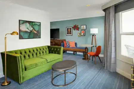 Hayes Mansion - 106