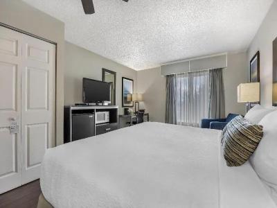 Best Western Pier Point Inn - 58