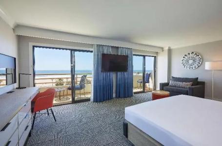 The Waterfront Beach Resort, A Hilton - 89