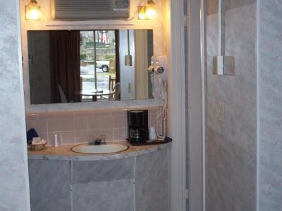 Castlewood Inn - 16