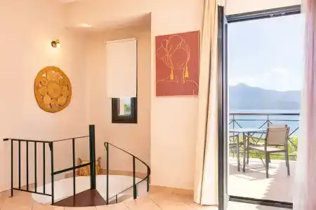 Nisea Samos - 5
