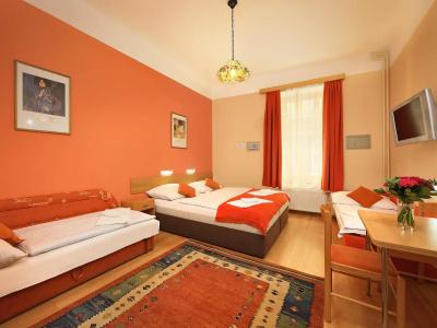 Golden City Garni - 43