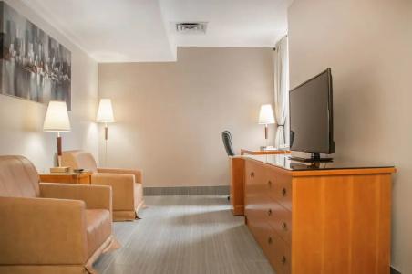 Empire Suites - 63