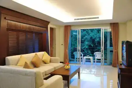 August Suites - 106