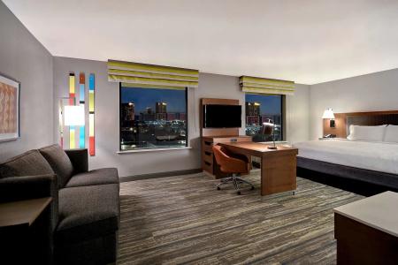 Hampton Inn & Suites Las Vegas Convention Center - 6