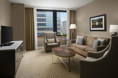 Hilton Indianapolis & Suites - 4