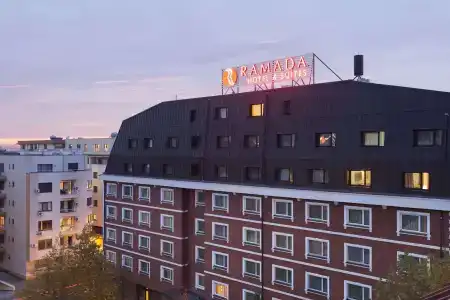 Ramada & Suites by Wyndham Bucharest North - 0
