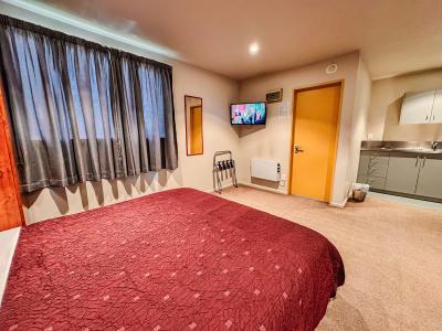 Bealey Avenue - 3