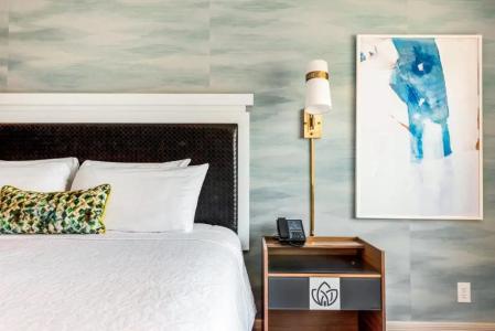 Riverwalk Plaza - 82