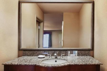 Days Inn & Suites by Wyndham - 13