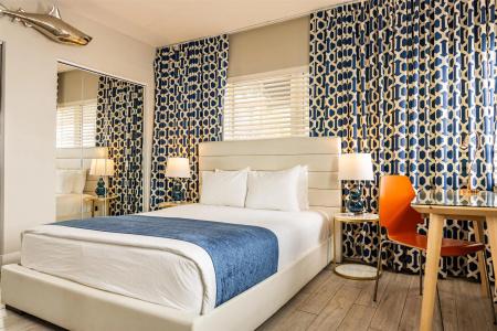 Oceanside and Suites - 4