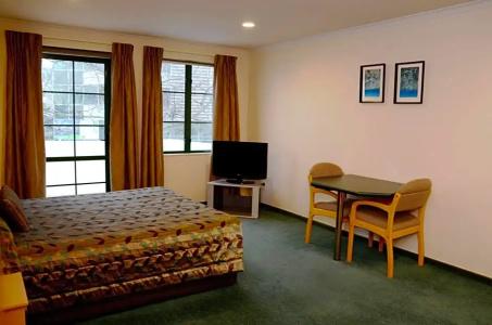 Greenlane Manor - 34