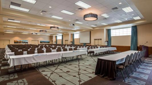 Best Western Plus Grantree Inn - 23