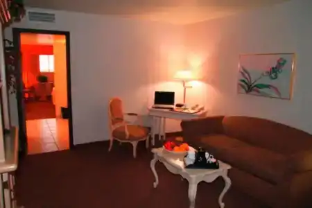 Ramada by Wyndham Viscount Suites Tucson East - 26