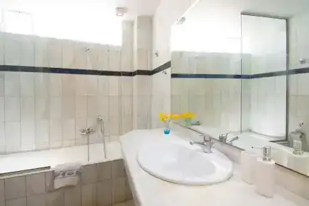 Bellevue Suites - 36