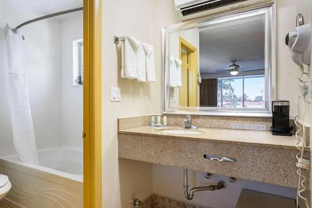 Quality Inn & Suites Airport - Cruise Port Hollywood - 5